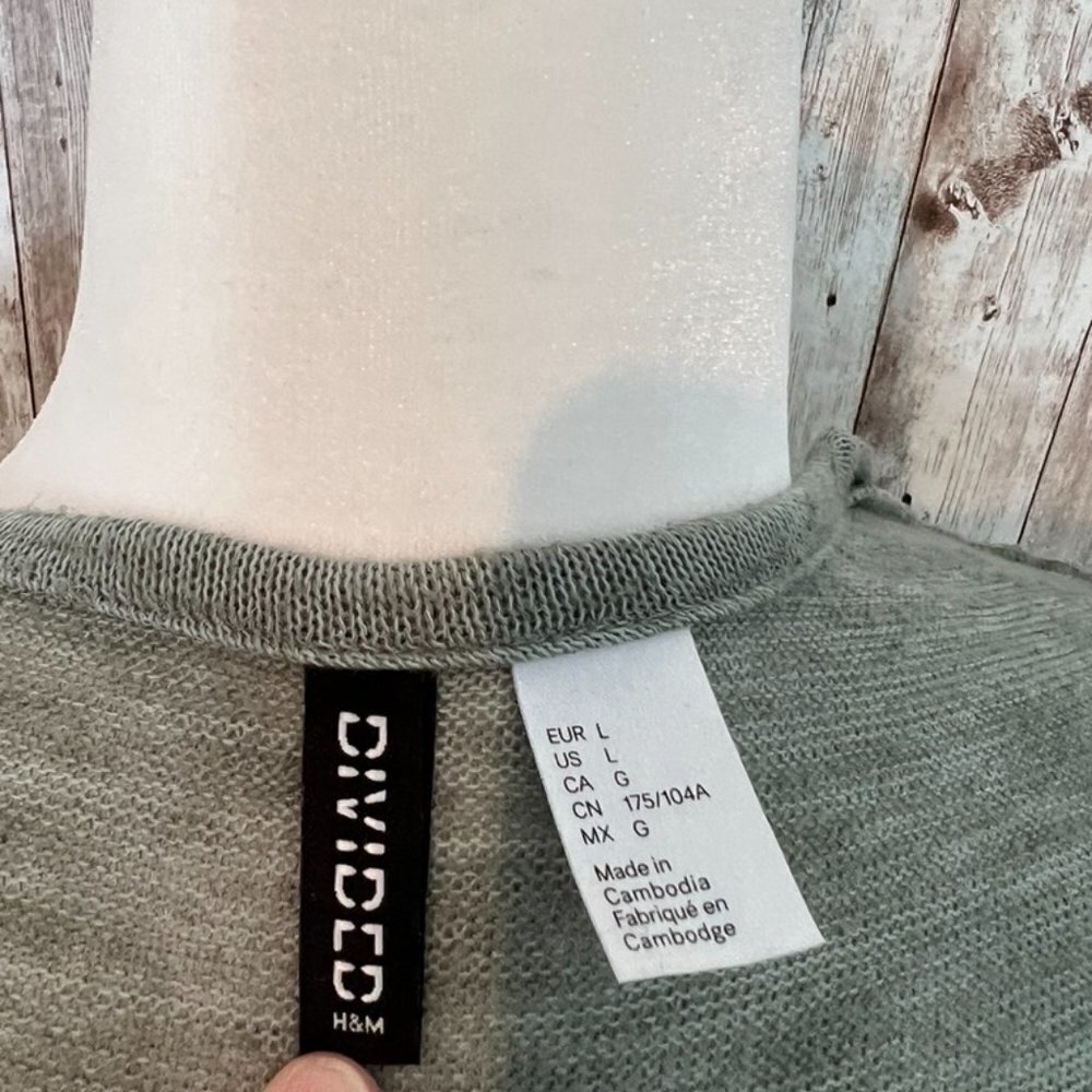 H&M Divided Sage Green Cardigan Sweater size Large - Picture 4 of 4